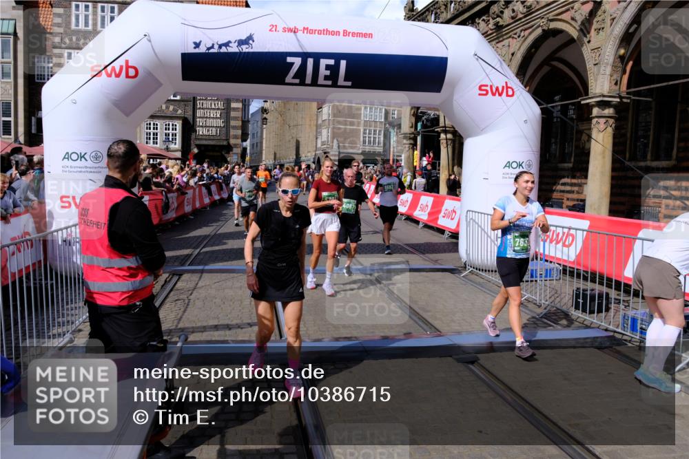 13.09.2026 - 21. swb-Marathon Bremen Tim E. http://msf.ph/oto/10386715 13.09.2026 13:26:19 Ziel 1163, 1647, 1896, 2062, 2666, 2708, 2987, 3248, 3516, 4067, 4476, 4724, 5013, 5558, 5701, 5854, 6135, 6605, 6886, 7638, 7780, 8271, 8361, 8592, 8635, 9266, 9794 meine-sportfotos.de