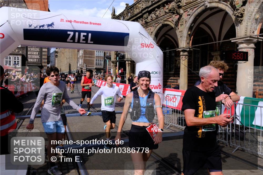 13.09.2026 - 21. swb-Marathon Bremen Tim E. http://msf.ph/oto/10386778 13.09.2026 13:26:23 Ziel 1896, 2062, 2666, 2708, 3248, 3516, 4067, 4476, 4723, 4724, 5558, 5701, 5854, 5906, 6605, 6886, 7638, 8361, 8592, 8635, 9266, 9794 meine-sportfotos.de