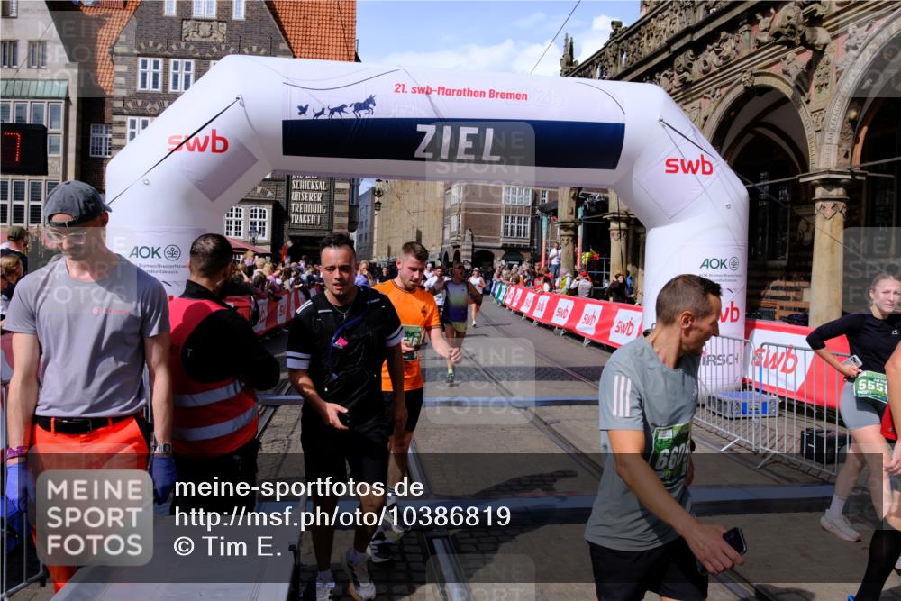 13.09.2026 - 21. swb-Marathon Bremen Tim E. http://msf.ph/oto/10386819 13.09.2026 13:26:26 Ziel 1896, 2062, 2666, 3248, 3516, 3983, 4476, 4723, 4724, 5558, 5854, 5906, 5934, 6605, 6886, 8361, 8592, 8635, 9266, 9794 meine-sportfotos.de