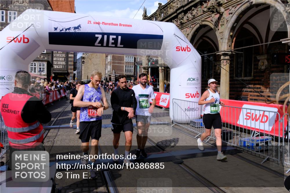 13.09.2026 - 21. swb-Marathon Bremen Tim E. http://msf.ph/oto/10386885 13.09.2026 13:26:30 Ziel 1896, 2434, 2658, 2666, 3516, 3983, 4723, 4724, 5854, 5906, 5934, 6230, 6639, 6886, 8635, 8817, 9266, 9794 meine-sportfotos.de
