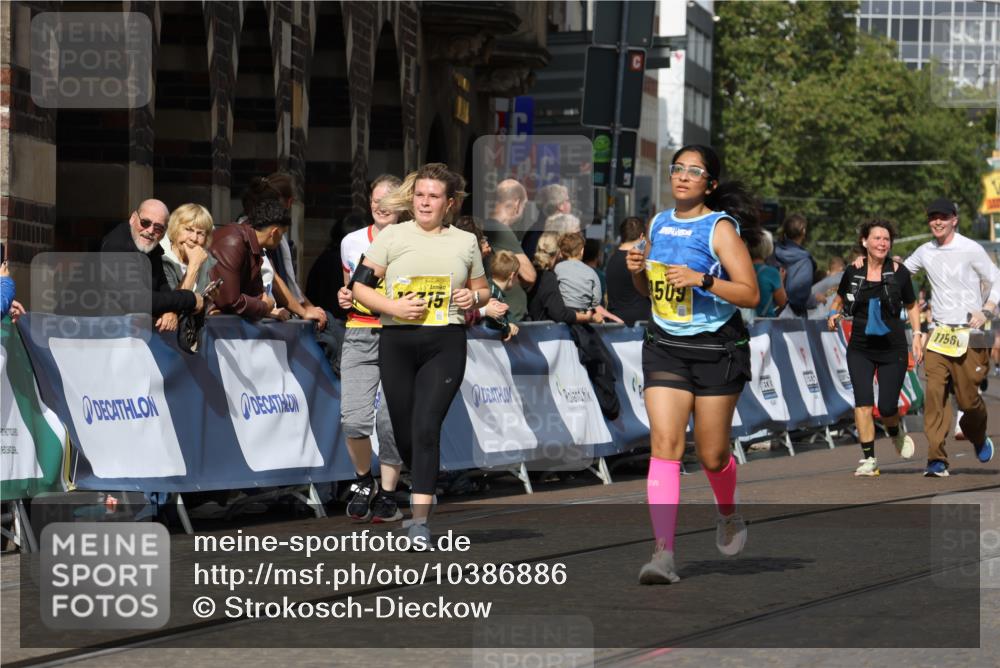 13.09.2026 - 21. swb-Marathon Bremen Strokosch-Dieckow http://msf.ph/oto/10386886 13.09.2026 11:08:26 Ziel 10135, 10139, 10188, 10404, 10493, 10767, 10793, 10851, 10859, 11032, 11044, 11263, 11378, 11404, 11659, 11831, 11833, 11958, 12031, 12066, 12160, 12248, 12325, 12384, 12389, 10229, 10609, 11065, 11678, 11834, 11888, 11968, 12162, 12410, 12516 meine-sportfotos.de