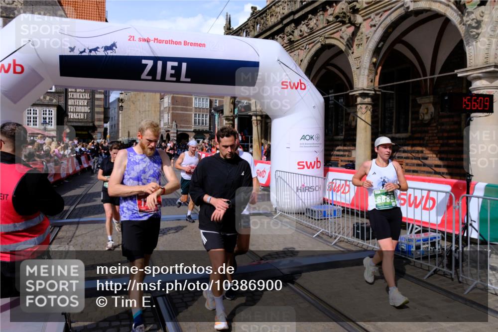 13.09.2026 - 21. swb-Marathon Bremen Tim E. http://msf.ph/oto/10386900 13.09.2026 13:26:31 Ziel 1896, 2434, 2658, 2666, 3983, 4723, 4724, 5747, 5854, 5906, 5934, 6230, 6639, 6886, 7626, 8635, 8817 meine-sportfotos.de