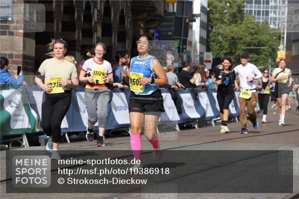 13.09.2026 - 21. swb-Marathon Bremen Strokosch-Dieckow http://msf.ph/oto/10386918 13.09.2026 11:08:28 Ziel 10135, 10139, 10188, 10404, 10493, 10767, 10793, 10851, 10859, 11032, 11044, 11263, 11378, 11404, 11659, 11831, 11833, 11958, 12031, 12066, 12160, 12248, 12325, 12384, 12389, 10229, 10399, 10609, 11065, 11358, 11678, 11710, 11834, 12162, 12516 meine-sportfotos.de