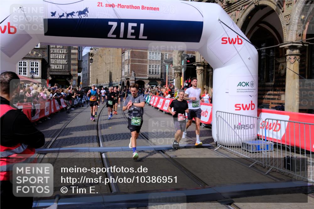 13.09.2026 - 21. swb-Marathon Bremen Tim E. http://msf.ph/oto/10386951 13.09.2026 13:26:38 Ziel 1649, 2434, 2658, 3603, 3983, 4723, 5747, 5854, 5906, 5934, 5992, 6230, 6639, 7626, 8817, 13195 meine-sportfotos.de