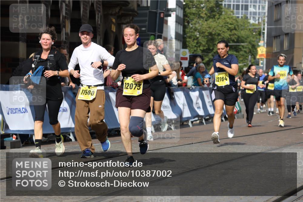 13.09.2026 - 21. swb-Marathon Bremen Strokosch-Dieckow http://msf.ph/oto/10387002 13.09.2026 11:08:32 Ziel 10135, 10188, 10404, 10493, 10767, 10793, 10851, 10859, 11032, 11263, 11404, 11509, 11659, 11831, 11833, 11958, 12160, 12248, 12315, 12325, 12384, 12389, 10399, 10609, 11358, 11421, 11678, 11710, 11718, 11834, 12162, 12517 meine-sportfotos.de