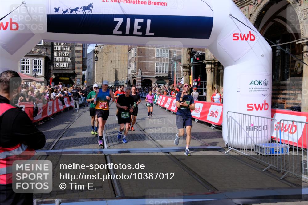13.09.2026 - 21. swb-Marathon Bremen Tim E. http://msf.ph/oto/10387012 13.09.2026 13:26:41 Ziel 1368, 1649, 2434, 2658, 3603, 3983, 4723, 5747, 5906, 5934, 5992, 6230, 6639, 7626, 8817, 9260, 13195 meine-sportfotos.de