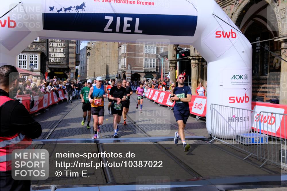 13.09.2026 - 21. swb-Marathon Bremen Tim E. http://msf.ph/oto/10387022 13.09.2026 13:26:41 Ziel 1368, 1649, 2434, 2658, 3603, 3983, 4723, 5747, 5906, 5934, 5992, 6230, 6639, 7626, 8817, 9260, 13195 meine-sportfotos.de