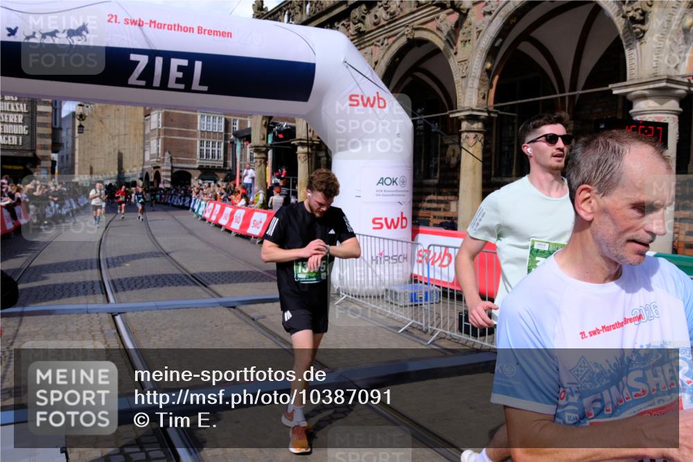 13.09.2026 - 21. swb-Marathon Bremen Tim E. http://msf.ph/oto/10387091 13.09.2026 13:26:49 Ziel 1368, 1649, 2658, 2779, 3526, 3603, 4077, 5747, 5992, 6230, 6375, 6548, 6639, 7626, 9260, 13195 meine-sportfotos.de
