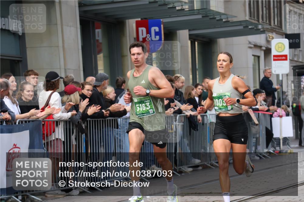 13.09.2026 - 21. swb-Marathon Bremen Strokosch-Dieckow http://msf.ph/oto/10387093 13.09.2026 12:55:38 Ziel 1583, 2072, 5163, 10034, 13080, 299, 1724, 4381, 9630 meine-sportfotos.de