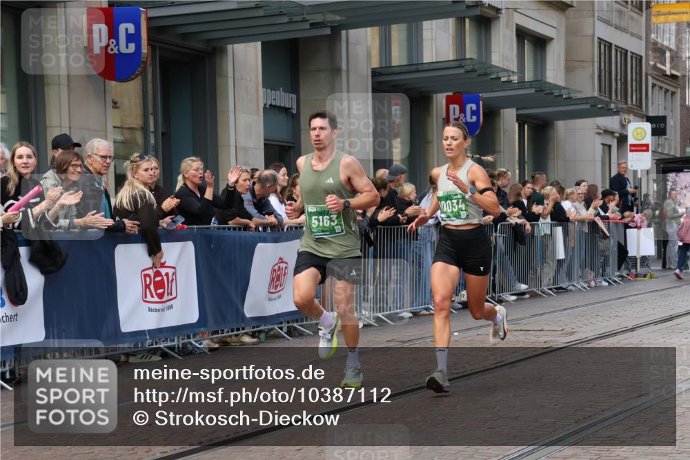 13.09.2026 - 21. swb-Marathon Bremen Strokosch-Dieckow http://msf.ph/oto/10387112 13.09.2026 12:55:38 Ziel 1583, 2072, 5163, 10034, 13080, 299, 1724, 4381, 9630 meine-sportfotos.de