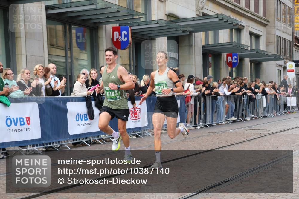 13.09.2026 - 21. swb-Marathon Bremen Strokosch-Dieckow http://msf.ph/oto/10387140 13.09.2026 12:55:39 Ziel 1583, 2072, 5163, 10034, 13080, 299, 1724, 4381, 9630 meine-sportfotos.de