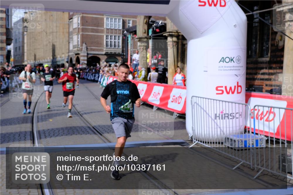 13.09.2026 - 21. swb-Marathon Bremen Tim E. http://msf.ph/oto/10387161 13.09.2026 13:26:53 Ziel 1368, 1649, 2779, 3526, 3603, 3852, 4077, 4598, 6289, 6375, 6548, 8112, 9260, 13195 meine-sportfotos.de