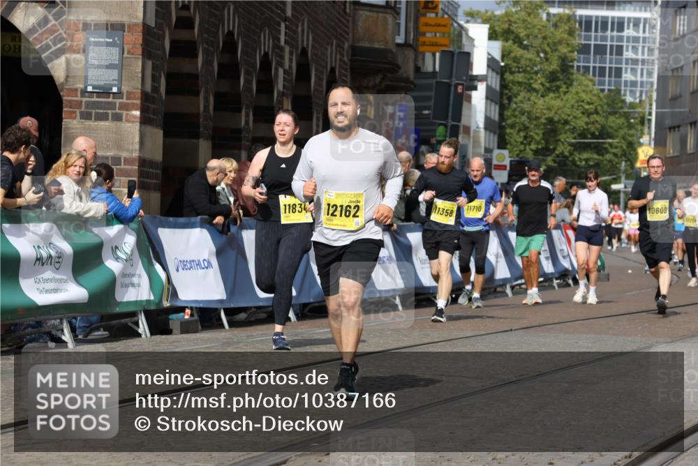 13.09.2026 - 21. swb-Marathon Bremen Strokosch-Dieckow http://msf.ph/oto/10387166 13.09.2026 11:08:45 Ziel 10188, 10229, 10851, 11065, 11124, 11509, 11560, 11561, 11678, 11888, 11968, 12073, 12164, 12315, 12325, 12410, 12516, 10217, 10455, 10469, 10599, 11011, 11053, 11074, 11434, 11531, 11812, 11905, 12256, 12353, 12438, 12517 meine-sportfotos.de