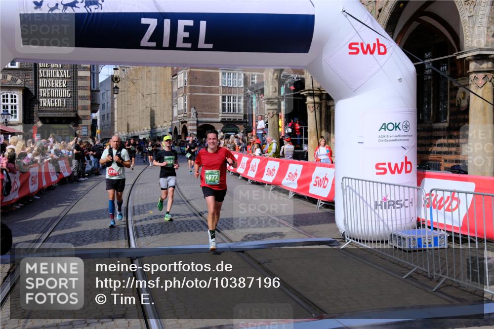 13.09.2026 - 21. swb-Marathon Bremen Tim E. http://msf.ph/oto/10387196 13.09.2026 13:26:55 Ziel 1368, 2779, 3526, 3852, 3893, 4077, 4598, 6289, 6375, 6548, 8112, 9260 meine-sportfotos.de
