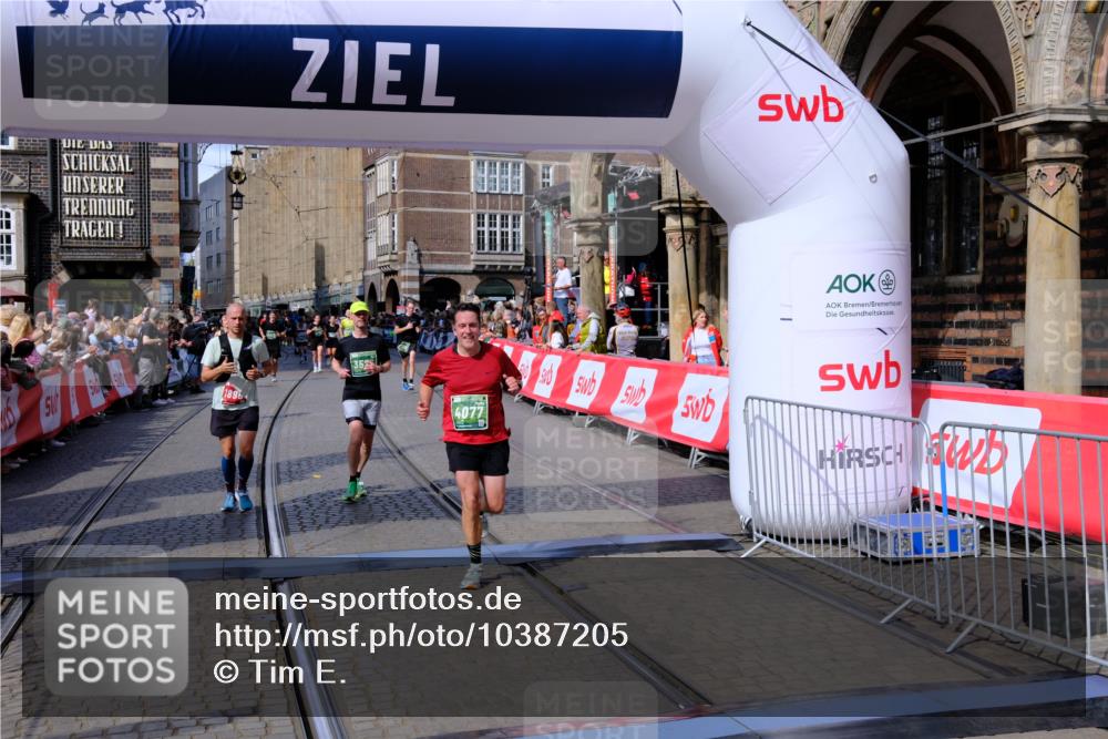 13.09.2026 - 21. swb-Marathon Bremen Tim E. http://msf.ph/oto/10387205 13.09.2026 13:26:55 Ziel 1368, 2779, 3526, 3852, 3893, 4077, 4598, 6289, 6375, 6548, 8112, 9260 meine-sportfotos.de
