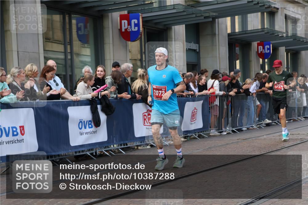13.09.2026 - 21. swb-Marathon Bremen Strokosch-Dieckow http://msf.ph/oto/10387288 13.09.2026 12:55:48 Ziel 250, 1583, 6630, 13080, 299, 1724, 2072, 4381, 5163, 9630, 10034 meine-sportfotos.de