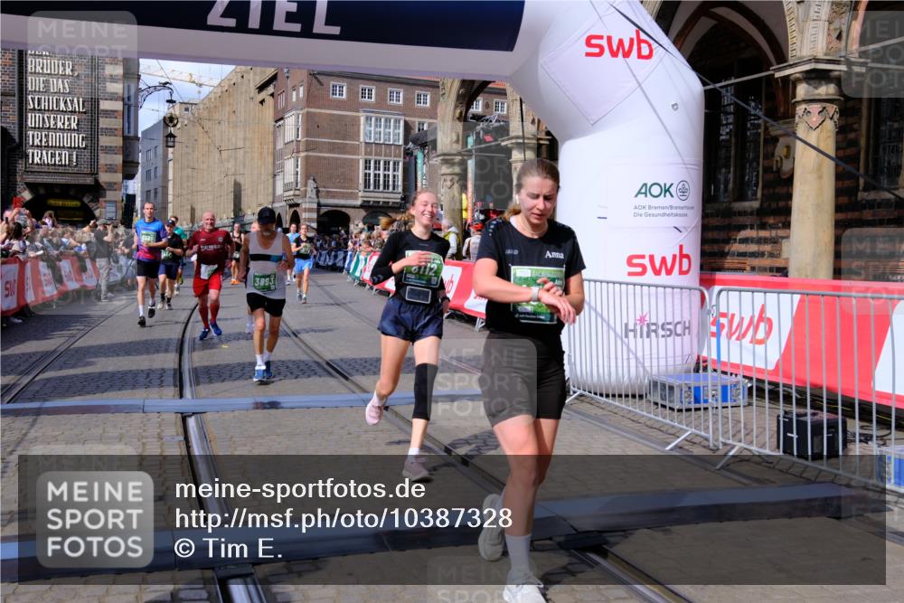 13.09.2026 - 21. swb-Marathon Bremen Tim E. http://msf.ph/oto/10387328 13.09.2026 13:27:07 Ziel 531, 946, 2089, 2779, 3076, 3302, 3510, 3527, 3852, 3893, 4327, 4441, 4598, 4919, 5054, 5689, 5937, 5943, 6289, 6314, 6375, 6455, 6580, 7246, 7317, 8112, 8303, 9150, 9551, 13097 meine-sportfotos.de