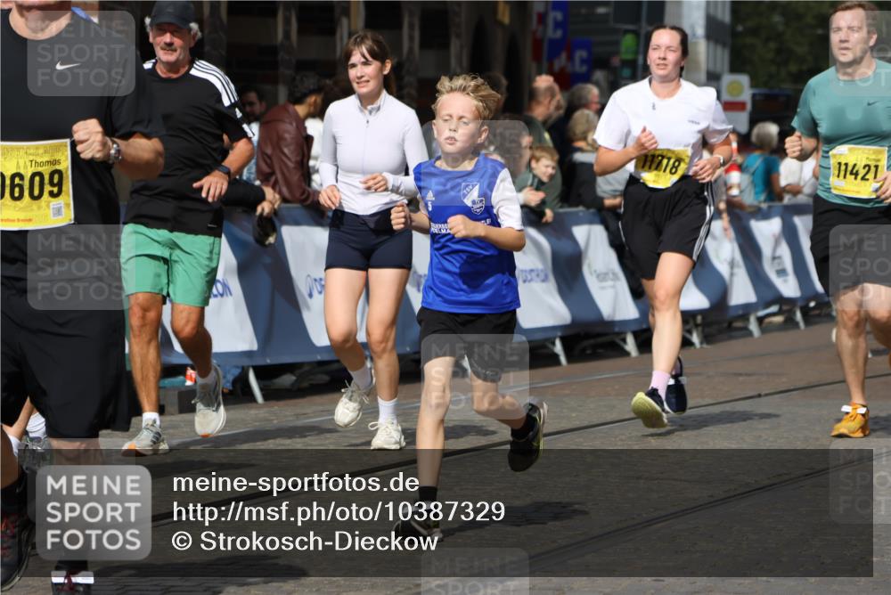 13.09.2026 - 21. swb-Marathon Bremen Strokosch-Dieckow http://msf.ph/oto/10387329 13.09.2026 11:08:51 Ziel 10229, 10609, 11065, 11124, 11509, 11560, 11561, 11678, 11834, 11888, 11968, 12073, 12162, 12164, 12315, 12410, 12516, 10217, 10321, 10455, 10570, 10599, 10630, 11011, 11053, 11074, 11138, 11531, 11812, 11905, 12192, 12438, 12554 meine-sportfotos.de