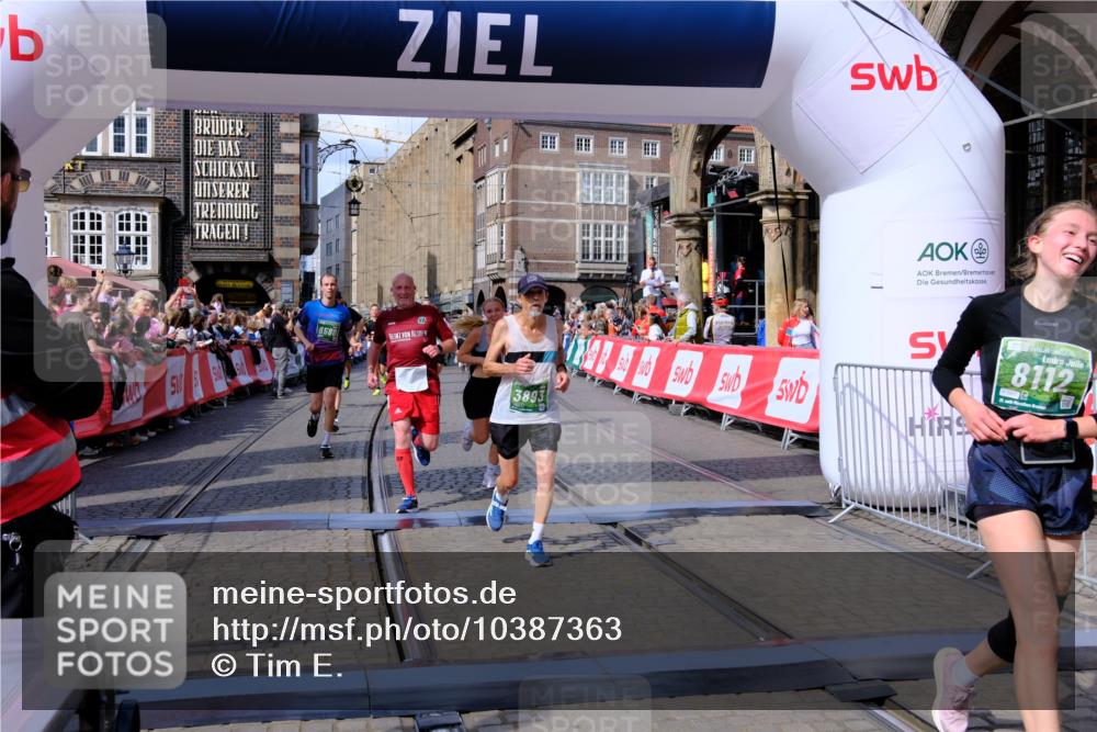 13.09.2026 - 21. swb-Marathon Bremen Tim E. http://msf.ph/oto/10387363 13.09.2026 13:27:08 Ziel 531, 946, 2089, 3076, 3302, 3510, 3527, 3852, 3893, 4327, 4441, 4598, 4919, 5054, 5689, 5937, 5943, 6289, 6314, 6375, 6455, 6580, 7027, 7246, 7317, 8112, 8303, 9150, 9551, 13097 meine-sportfotos.de