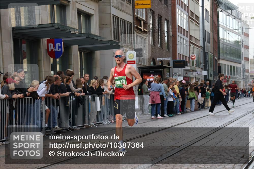13.09.2026 - 21. swb-Marathon Bremen Strokosch-Dieckow http://msf.ph/oto/10387364 13.09.2026 12:55:54 Ziel 250, 6630, 1583, 1724, 2072, 4381, 5163, 9630, 10034, 13080 meine-sportfotos.de