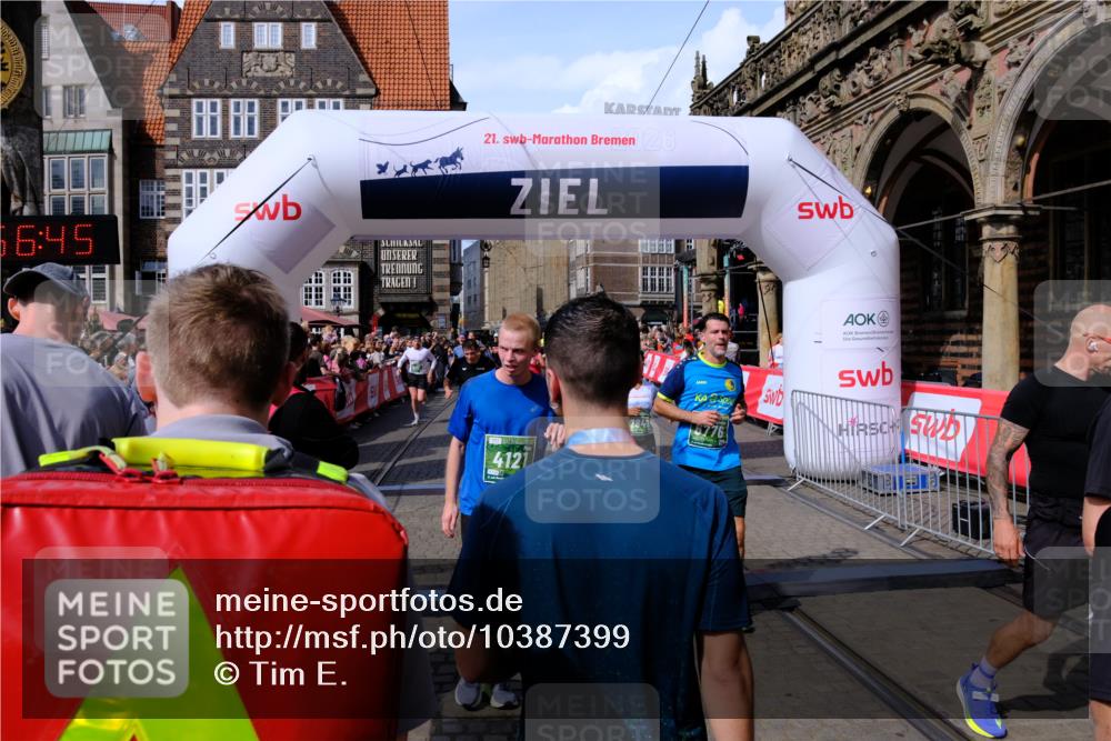 13.09.2026 - 21. swb-Marathon Bremen Tim E. http://msf.ph/oto/10387399 13.09.2026 13:27:33 Ziel 242, 1493, 1494, 2454, 3273, 3385, 3496, 4121, 4558, 6071, 6288, 6776, 7072, 7849, 8219, 9159, 9343, 9760, 10112, 10113, 13147 meine-sportfotos.de