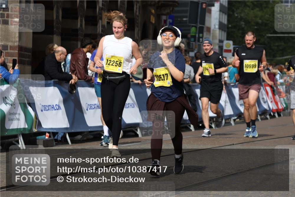 13.09.2026 - 21. swb-Marathon Bremen Strokosch-Dieckow http://msf.ph/oto/10387417 13.09.2026 11:08:55 Ziel 10229, 10399, 10609, 11065, 11124, 11358, 11421, 11560, 11561, 11678, 11710, 11718, 11834, 11888, 11968, 12073, 12162, 12164, 12410, 12516, 10217, 10321, 10455, 10570, 10630, 11011, 11091, 11138, 11304, 11531, 11578, 11812, 11905, 12155, 12192, 12337, 12554 meine-sportfotos.de