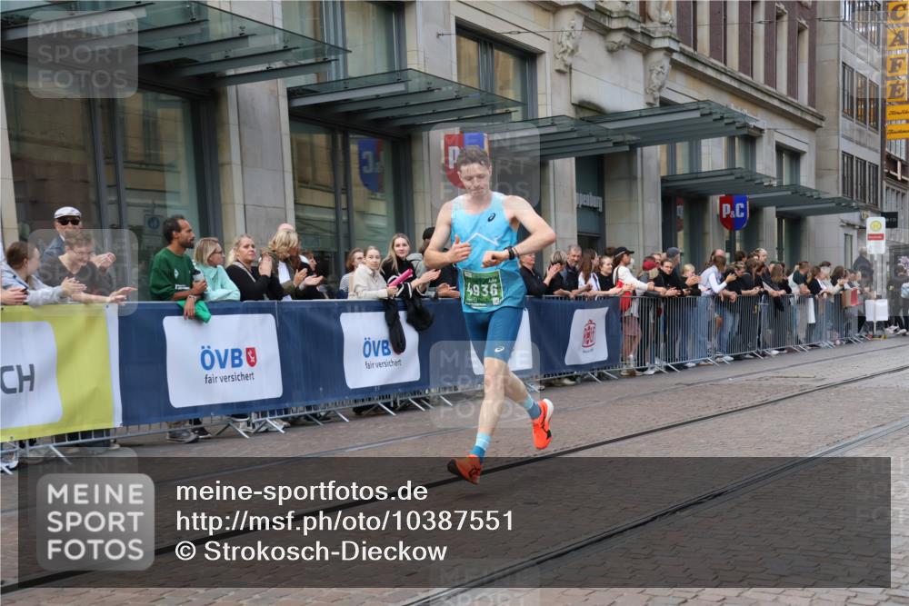 13.09.2026 - 21. swb-Marathon Bremen Strokosch-Dieckow http://msf.ph/oto/10387551 13.09.2026 12:56:23 Ziel 901, 1212, 1288, 4936, 7118, 13224, 250, 6630 meine-sportfotos.de