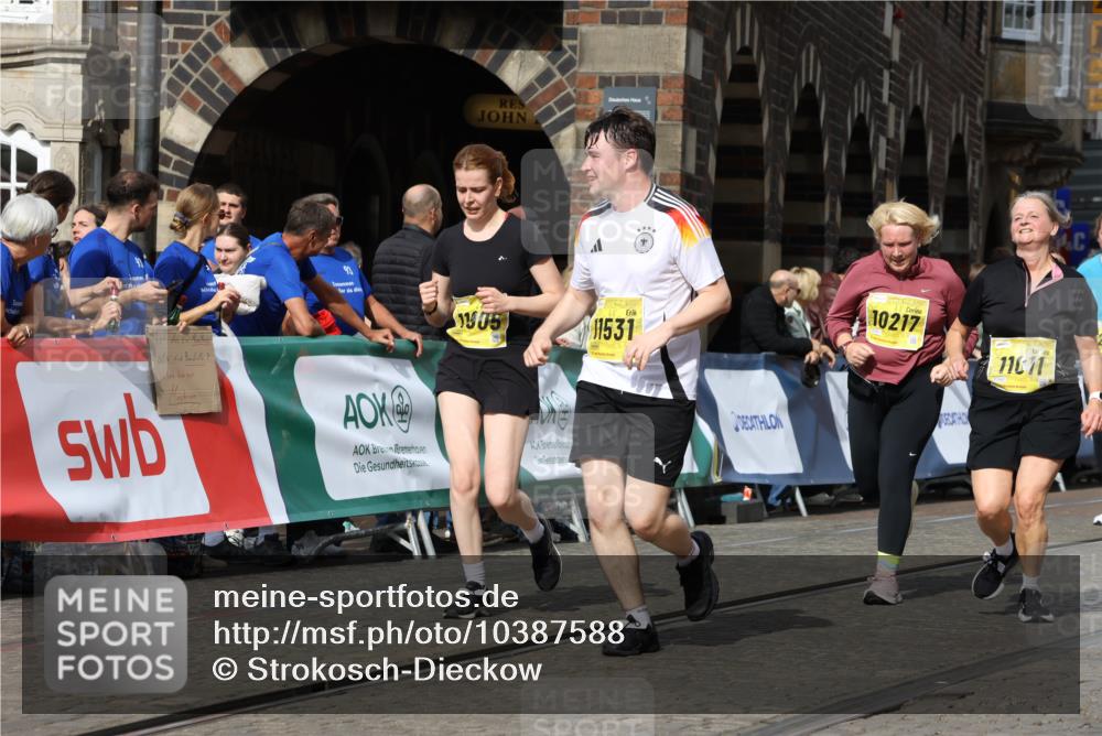 13.09.2026 - 21. swb-Marathon Bremen Strokosch-Dieckow http://msf.ph/oto/10387588 13.09.2026 11:09:08 Ziel 10399, 10469, 10599, 10609, 11053, 11074, 11358, 11421, 11434, 11710, 11718, 11812, 11834, 12256, 12353, 12438, 12517, 10314, 10664, 10686, 10694, 10823, 10983, 11091, 11764, 11882, 11883, 11915, 11987, 11995, 12155, 12322, 12491, 13607 meine-sportfotos.de