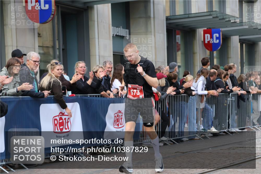 13.09.2026 - 21. swb-Marathon Bremen Strokosch-Dieckow http://msf.ph/oto/10387829 13.09.2026 12:57:07 Ziel 850, 919, 1875, 2986, 4795, 5912, 6264, 365, 573, 850, 3368, 6201, 7118, 7671 meine-sportfotos.de