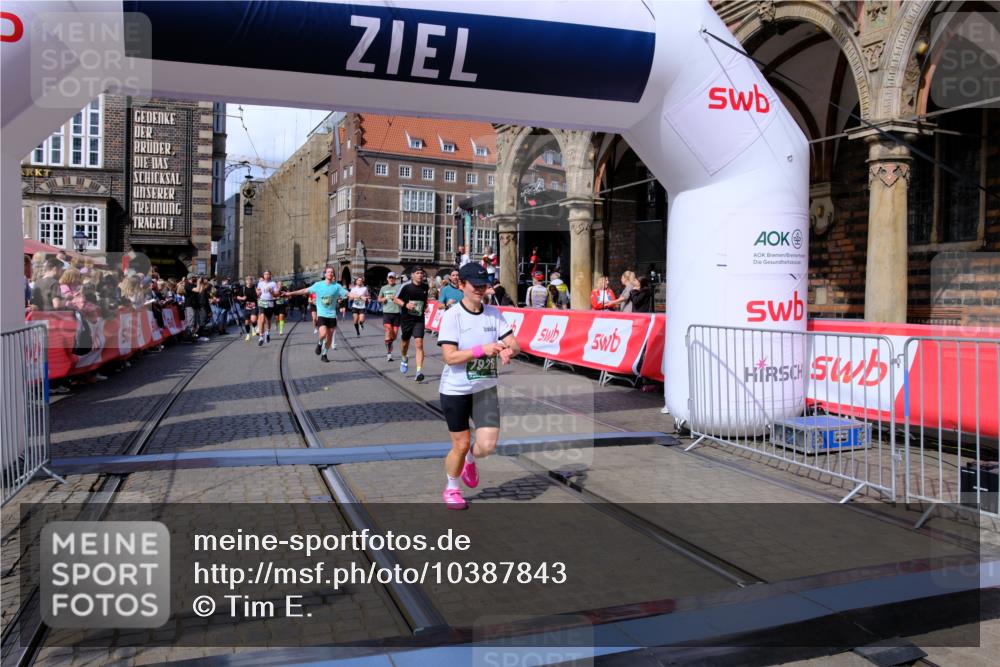 13.09.2026 - 21. swb-Marathon Bremen Tim E. http://msf.ph/oto/10387843 13.09.2026 13:28:29 Ziel 1343, 1460, 2977, 3114, 3334, 4506, 5250, 5360, 5889, 6182, 7926, 8656, 9167, 9168, 9543, 9738, 9881 meine-sportfotos.de