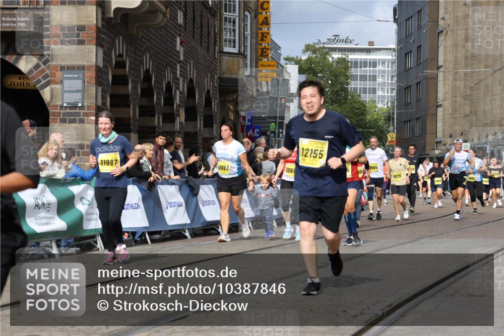 13.09.2026 - 21. swb-Marathon Bremen Strokosch-Dieckow http://msf.ph/oto/10387846 13.09.2026 11:09:19 Ziel 10217, 10321, 10455, 10469, 10570, 10599, 10630, 11011, 11053, 11074, 11138, 11304, 11434, 11531, 11578, 11812, 11905, 12192, 12256, 12337, 12353, 12438, 12554, 10424, 10556, 10769, 10823, 10981, 11192, 11225, 11882, 11883, 11914, 11995, 12322, 12474, 12532 meine-sportfotos.de