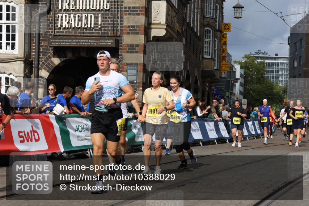 13.09.2026 - 21. swb-Marathon Bremen Strokosch-Dieckow http://msf.ph/oto/10388029 13.09.2026 11:09:28 Ziel 10217, 10314, 10321, 10455, 10570, 10630, 10686, 10983, 11011, 11091, 11138, 11304, 11531, 11578, 11764, 11905, 11987, 12155, 12192, 12337, 12491, 12554, 10234, 10386, 10417, 10424, 10696, 10712, 10785, 10990, 10991, 11192, 11937, 12409, 12474 meine-sportfotos.de