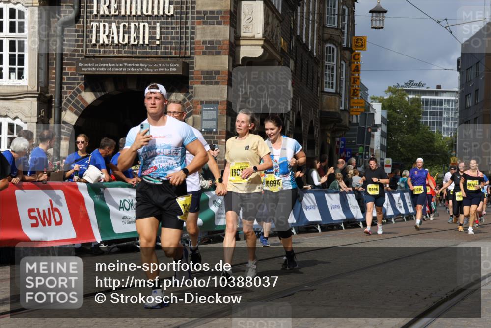 13.09.2026 - 21. swb-Marathon Bremen Strokosch-Dieckow http://msf.ph/oto/10388037 13.09.2026 11:09:28 Ziel 10217, 10314, 10321, 10455, 10570, 10630, 10686, 10983, 11011, 11091, 11138, 11304, 11531, 11578, 11764, 11905, 11987, 12155, 12192, 12337, 12491, 12554, 10234, 10386, 10417, 10424, 10696, 10712, 10785, 10990, 10991, 11192, 11937, 12409, 12474 meine-sportfotos.de