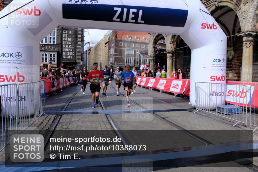 13.09.2026 - 21. swb-Marathon Bremen Tim E. http://msf.ph/oto/10388073 13.09.2026 13:28:43 Ziel 178, 210, 1239, 1380, 1460, 2047, 2764, 2977, 3028, 3294, 3597, 4250, 5250, 5683, 5889, 8429, 8483, 8570, 9064, 9549 meine-sportfotos.de