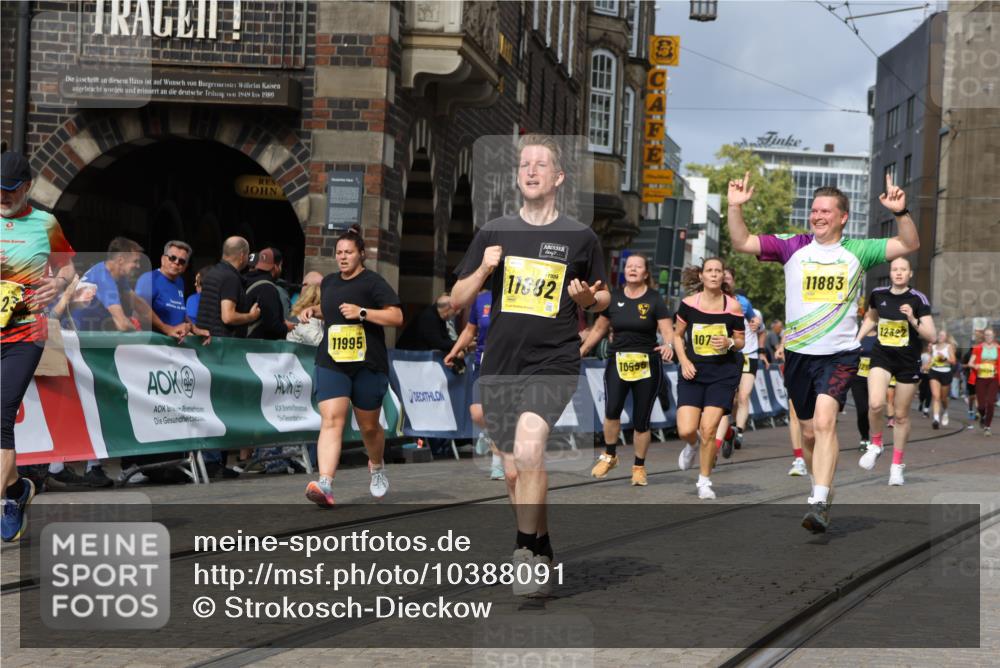 13.09.2026 - 21. swb-Marathon Bremen Strokosch-Dieckow http://msf.ph/oto/10388091 13.09.2026 11:09:32 Ziel 10314, 10321, 10570, 10630, 10664, 10686, 10694, 10983, 11091, 11138, 11304, 11578, 11764, 11882, 11915, 11987, 12155, 12192, 12337, 12491, 12554, 13607, 10234, 10386, 10417, 10424, 10696, 10712, 10785, 10990, 10991, 11192, 11937, 12409, 12449 meine-sportfotos.de