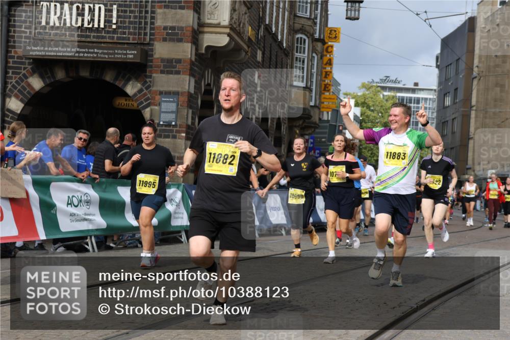 13.09.2026 - 21. swb-Marathon Bremen Strokosch-Dieckow http://msf.ph/oto/10388123 13.09.2026 11:09:32 Ziel 10314, 10321, 10570, 10630, 10664, 10686, 10694, 10983, 11091, 11138, 11304, 11578, 11764, 11882, 11915, 11987, 12155, 12192, 12337, 12491, 12554, 13607, 10234, 10386, 10417, 10424, 10696, 10712, 10785, 10990, 10991, 11192, 11937, 12409, 12449 meine-sportfotos.de