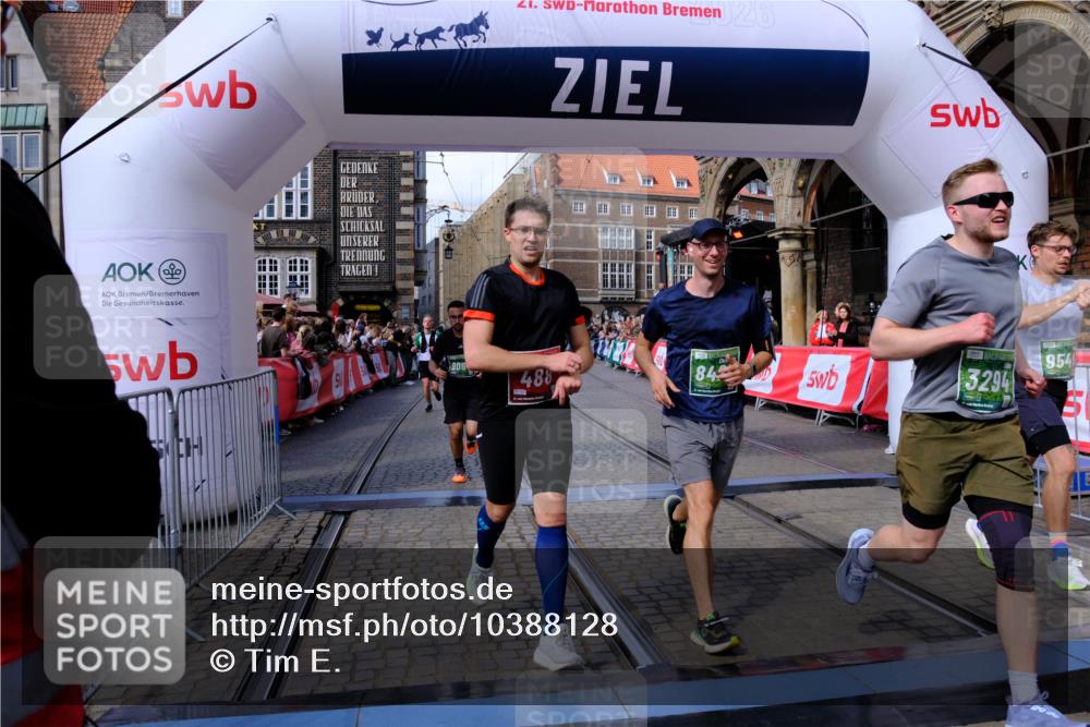 13.09.2026 - 21. swb-Marathon Bremen Tim E. http://msf.ph/oto/10388128 13.09.2026 13:28:45 Ziel 178, 210, 1239, 1380, 1460, 2047, 2764, 2977, 3028, 3294, 3597, 4250, 5250, 5683, 6914, 6957, 8429, 8483, 8570, 9064, 9549 meine-sportfotos.de