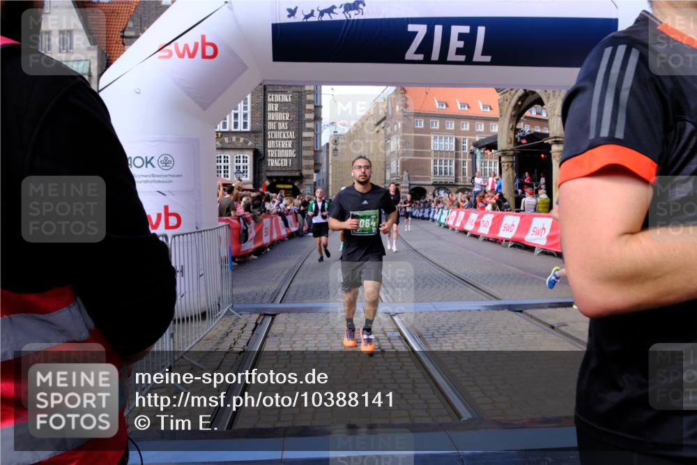 13.09.2026 - 21. swb-Marathon Bremen Tim E. http://msf.ph/oto/10388141 13.09.2026 13:28:46 Ziel 178, 210, 613, 1239, 1380, 1460, 1914, 2047, 2764, 3028, 3294, 3597, 4250, 5250, 5683, 6914, 6957, 8429, 8483, 8570, 8938, 9064, 9549 meine-sportfotos.de