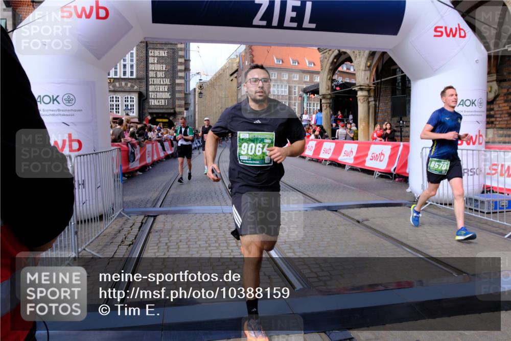 13.09.2026 - 21. swb-Marathon Bremen Tim E. http://msf.ph/oto/10388159 13.09.2026 13:28:46 Ziel 178, 210, 613, 1239, 1380, 1460, 1914, 2047, 2764, 3028, 3294, 3597, 4250, 5250, 5683, 6914, 6957, 8429, 8483, 8570, 8938, 9064, 9549 meine-sportfotos.de
