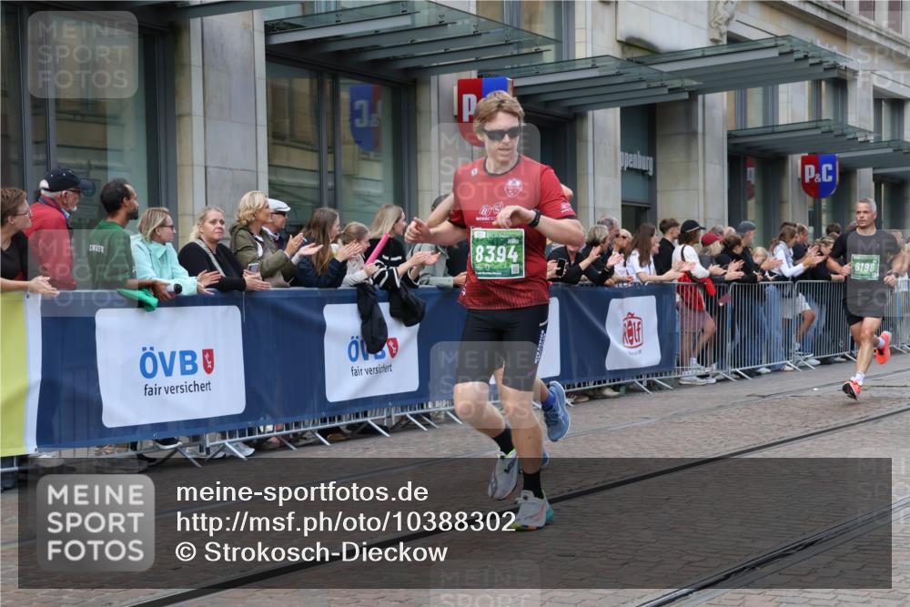 13.09.2026 - 21. swb-Marathon Bremen Strokosch-Dieckow http://msf.ph/oto/10388302 13.09.2026 12:58:15 Ziel 346, 1472, 2049, 5672, 6198, 8311, 8394, 1323, 1379, 1472, 1604, 1717, 2073, 2099, 9065 meine-sportfotos.de