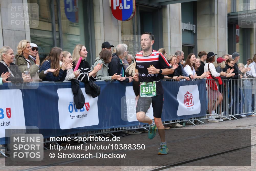 13.09.2026 - 21. swb-Marathon Bremen Strokosch-Dieckow http://msf.ph/oto/10388350 13.09.2026 12:58:19 Ziel 346, 1576, 2049, 5672, 6198, 6929, 8311, 8394, 1379, 1472, 1604, 1717, 2073, 2099, 9065 meine-sportfotos.de