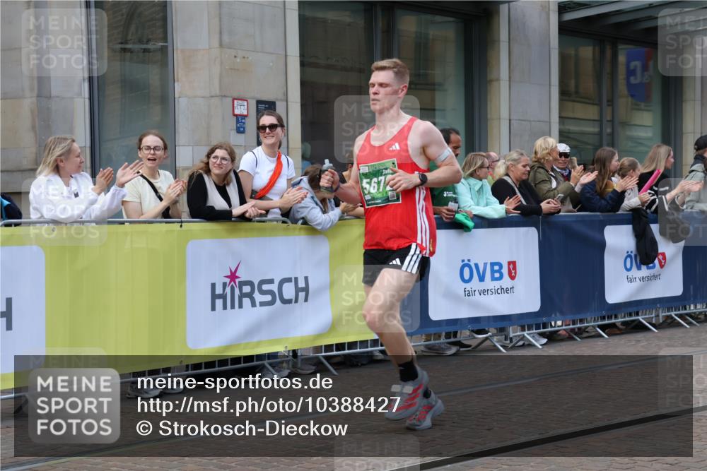 13.09.2026 - 21. swb-Marathon Bremen Strokosch-Dieckow http://msf.ph/oto/10388427 13.09.2026 12:58:24 Ziel 346, 1576, 2049, 3624, 5672, 6198, 6929, 8065, 8311, 8394, 1379, 1472, 1604, 1717, 2073, 2099, 6198, 8394 meine-sportfotos.de