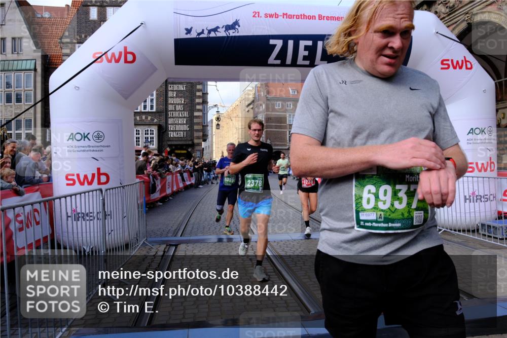 13.09.2026 - 21. swb-Marathon Bremen Tim E. http://msf.ph/oto/10388442 13.09.2026 13:29:18 Ziel 394, 430, 565, 687, 722, 725, 745, 936, 1014, 1274, 1688, 2070, 2223, 2378, 2851, 3419, 3665, 3938, 4590, 5225, 5267, 5531, 5691, 5865, 6099, 6817, 6937, 6955, 7134, 8984, 8985, 9562, 9661, 13174 meine-sportfotos.de