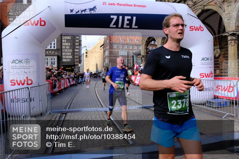 13.09.2026 - 21. swb-Marathon Bremen Tim E. http://msf.ph/oto/10388454 13.09.2026 13:29:20 Ziel 394, 430, 565, 687, 722, 725, 745, 936, 1014, 1274, 1688, 2070, 2223, 2378, 2851, 3419, 3665, 3938, 4590, 5225, 5531, 5691, 5865, 6099, 6817, 6937, 6955, 7134, 8984, 8985, 9562, 9661 meine-sportfotos.de