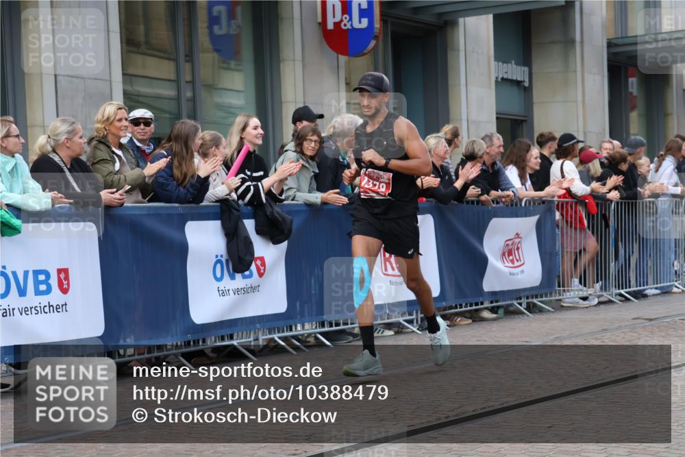 13.09.2026 - 21. swb-Marathon Bremen Strokosch-Dieckow http://msf.ph/oto/10388479 13.09.2026 12:58:29 Ziel 346, 1576, 2049, 3624, 4847, 5672, 6929, 8065, 346, 1379, 1472, 1604, 1717, 2073, 6198, 8311, 8394 meine-sportfotos.de