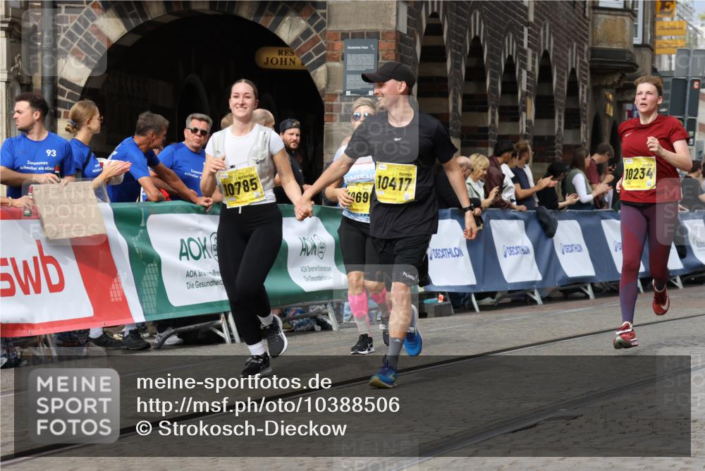 13.09.2026 - 21. swb-Marathon Bremen Strokosch-Dieckow http://msf.ph/oto/10388506 13.09.2026 11:09:49 Ziel 10386, 10424, 10556, 10664, 10694, 10712, 10769, 10823, 10981, 11192, 11225, 11882, 11883, 11914, 11915, 11937, 11995, 12322, 12409, 12474, 12532, 13607, 10299, 10435, 10751, 11119, 11383, 11437, 11441 meine-sportfotos.de