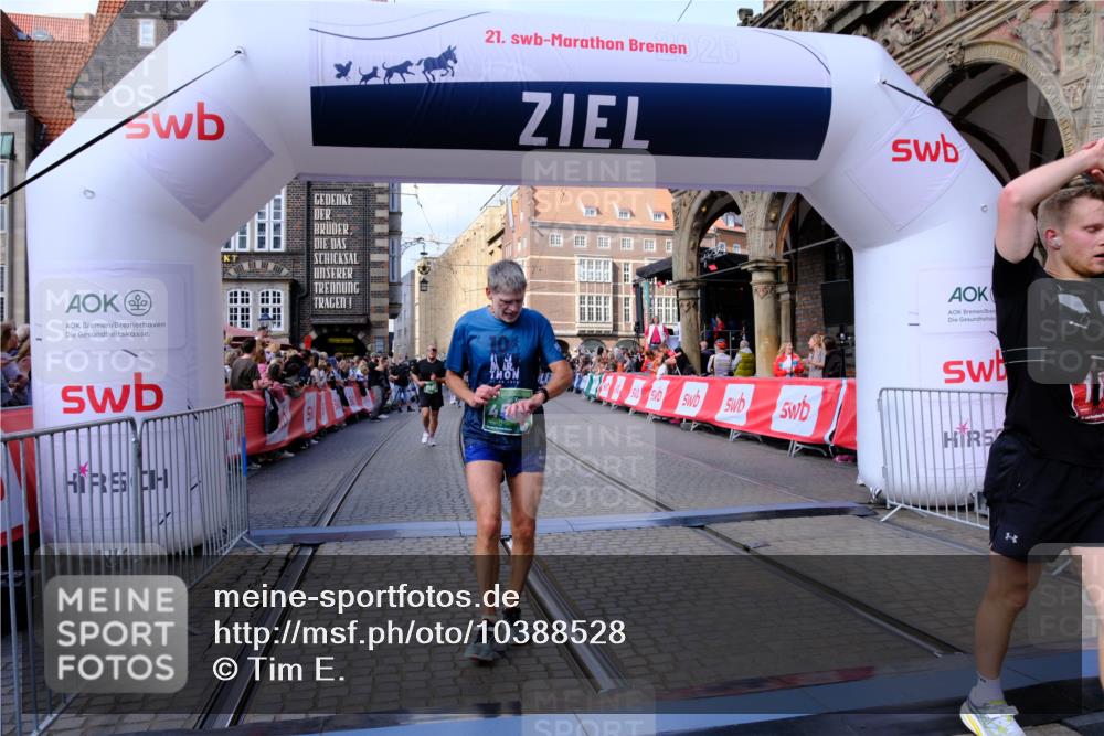 13.09.2026 - 21. swb-Marathon Bremen Tim E. http://msf.ph/oto/10388528 13.09.2026 13:29:28 Ziel 303, 394, 565, 596, 651, 687, 745, 1274, 1545, 1688, 1823, 2023, 2070, 2223, 2867, 3796, 3846, 3912, 3938, 4590, 5036, 5225, 6030, 7149, 7361, 7860, 8066, 8338, 9249, 9661, 10128 meine-sportfotos.de