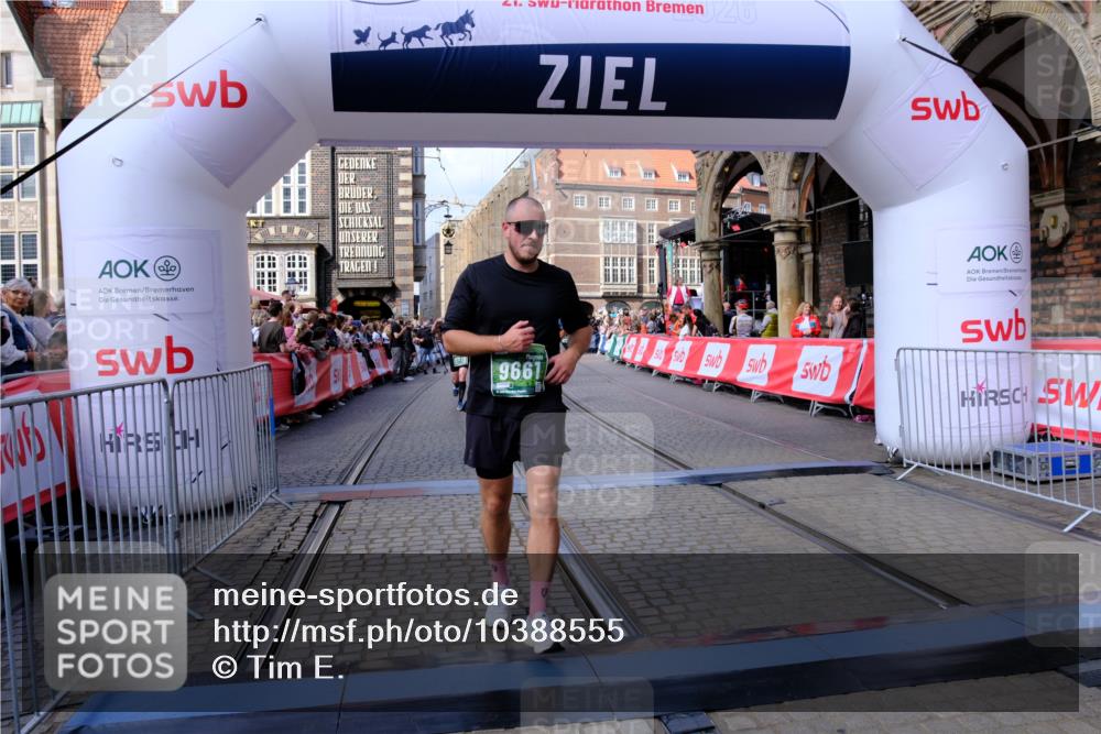 13.09.2026 - 21. swb-Marathon Bremen Tim E. http://msf.ph/oto/10388555 13.09.2026 13:29:32 Ziel 303, 394, 596, 651, 745, 1365, 1387, 1545, 1823, 2023, 2070, 2867, 3258, 3796, 3846, 3912, 4541, 4590, 5036, 6030, 7149, 7361, 7631, 7860, 8007, 8066, 8099, 8277, 8338, 8675, 9249, 9661, 9889, 10128 meine-sportfotos.de
