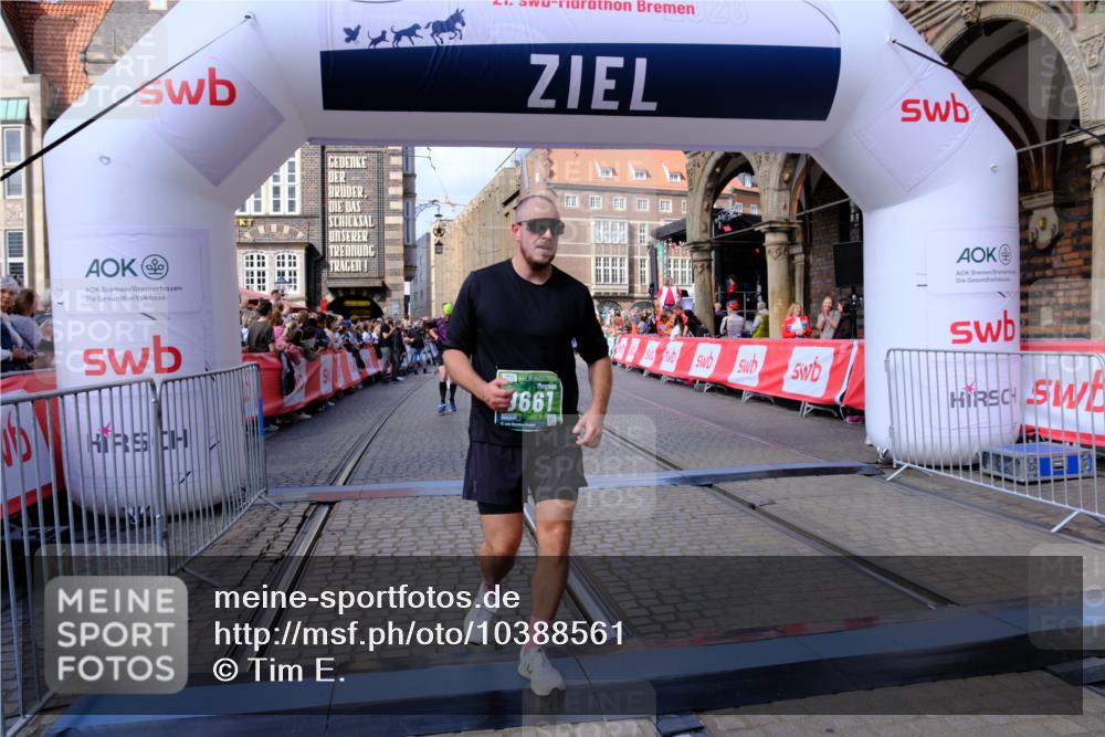 13.09.2026 - 21. swb-Marathon Bremen Tim E. http://msf.ph/oto/10388561 13.09.2026 13:29:33 Ziel 132, 303, 394, 596, 651, 745, 1365, 1387, 1545, 1823, 2023, 2070, 2867, 3258, 3796, 3846, 3912, 4541, 4590, 5036, 6030, 6103, 7149, 7361, 7631, 7860, 8007, 8066, 8099, 8277, 8338, 8675, 9249, 9661, 9889, 10128 meine-sportfotos.de