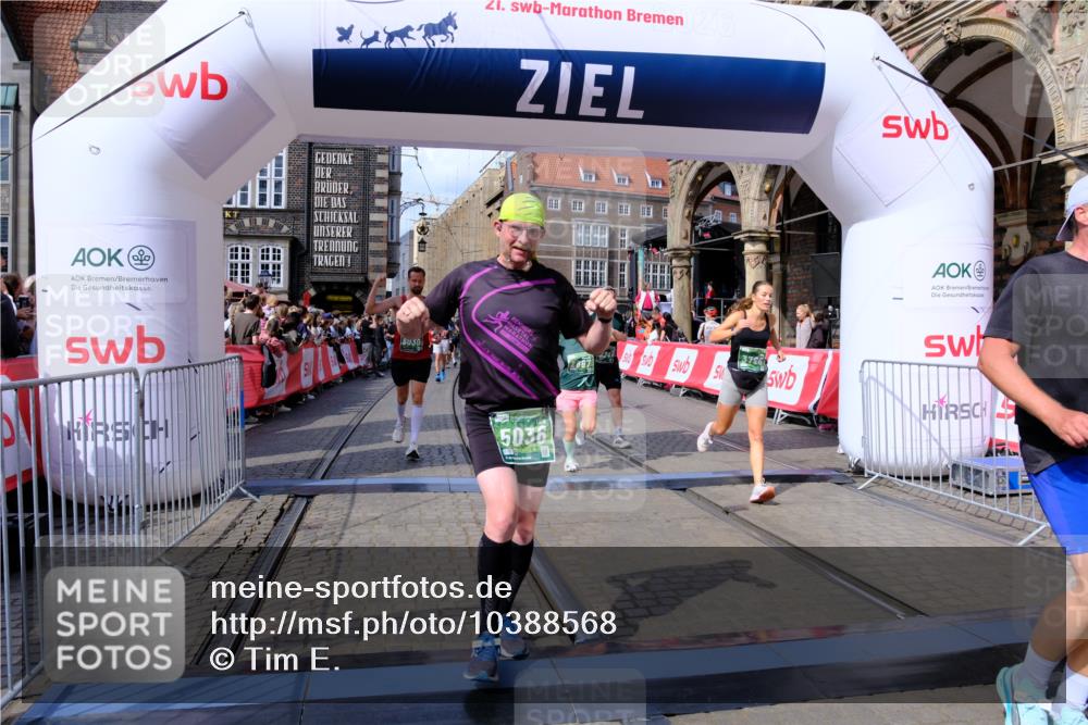 13.09.2026 - 21. swb-Marathon Bremen Tim E. http://msf.ph/oto/10388568 13.09.2026 13:29:36 Ziel 132, 303, 596, 651, 745, 1083, 1365, 1387, 1545, 1823, 2023, 2301, 2867, 2957, 3258, 3721, 3796, 3846, 3912, 4541, 5036, 5599, 6030, 6103, 6499, 7013, 7149, 7361, 7631, 7860, 8007, 8009, 8066, 8099, 8277, 8338, 8675, 9249, 9661, 9889, 10128 meine-sportfotos.de